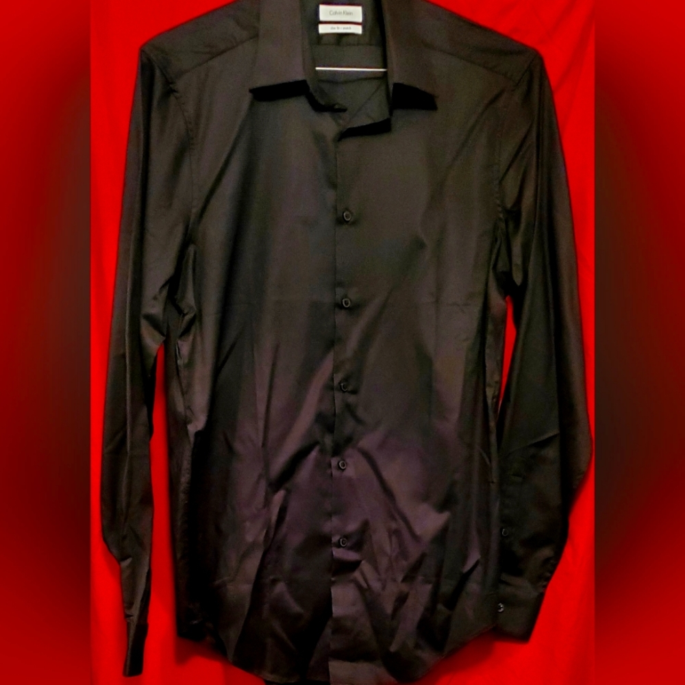 Calvin Klein black slim fit stretch 15-15 1/2 and 34/35 medium shirt